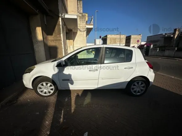 1#84731 Autovettura Renault Clio