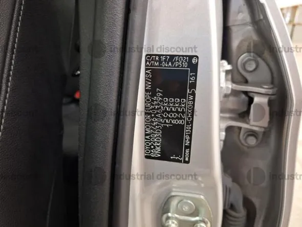 10#9480 Autovettura Toyota Yaris hybrid