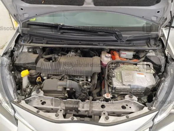 10#9480 Autovettura Toyota Yaris hybrid
