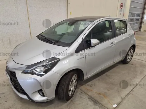 10#9480 Autovettura Toyota Yaris hybrid