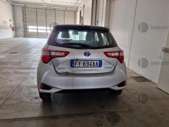 10#9480 Autovettura Toyota Yaris hybrid