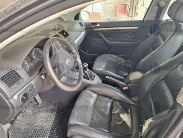 7#8623 Autovettura Volkswagen Golf