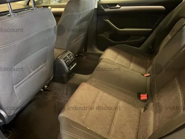 30#9706 Autovettura Volkswagen Passat