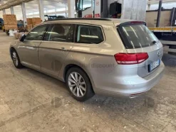 30#9706 Autovettura Volkswagen Passat