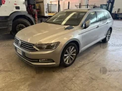 30#9706 Autovettura Volkswagen Passat