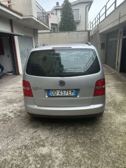 AUTOVETTURA VOLKSWAGEN TOURAN TARGA DD457EM