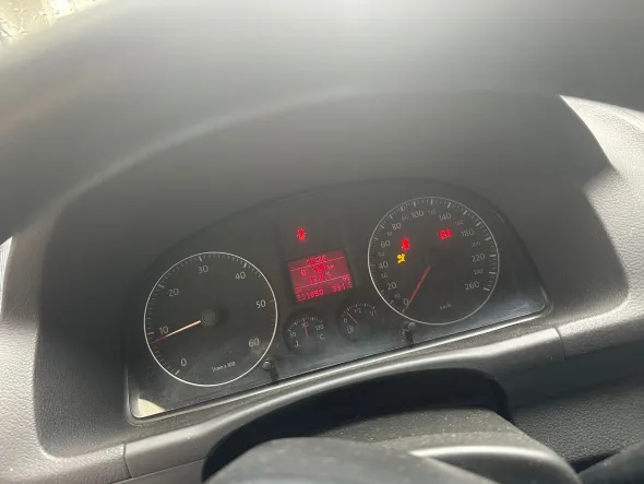 AUTOVETTURA VOLKSWAGEN TOURAN TARGA DD457EM