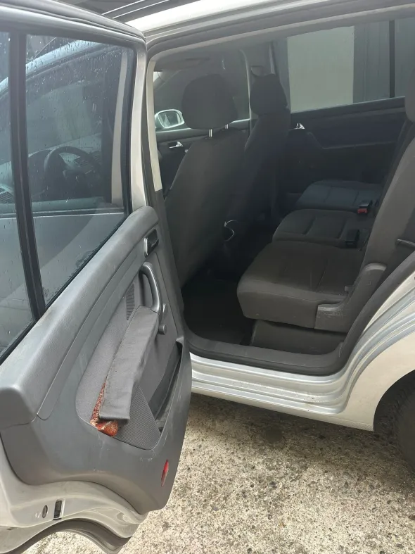 AUTOVETTURA VOLKSWAGEN TOURAN TARGA DD457EM