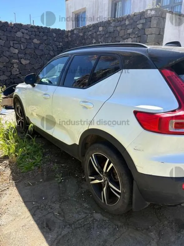 8#10098 Autovettura VOLVO XC40