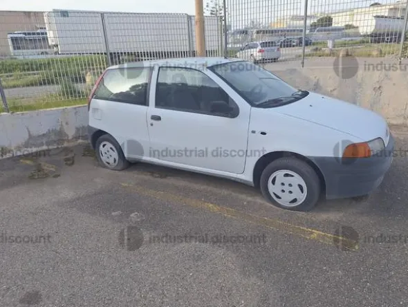 31#10019 Autovetture Opel Combo e Fiat Punto