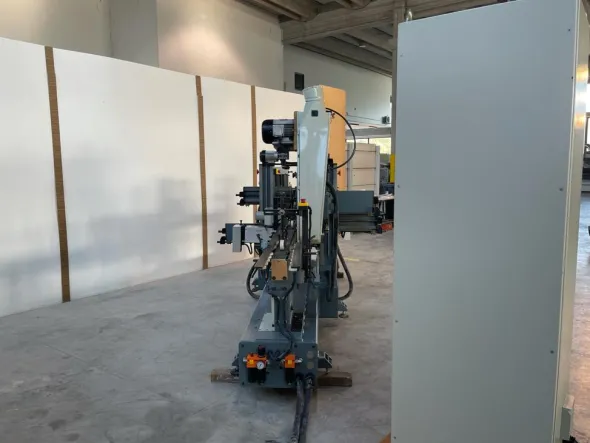 AV818 - 1083Leviga profili Stemas