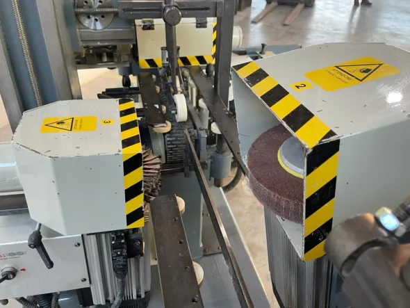 AV818 - 1083Leviga profili Stemas