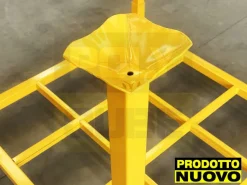 Bancali o pallet in ferro accatastabili con montanti