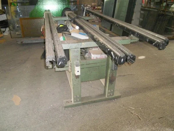 25#6304 Banchi di lavoro in ferro