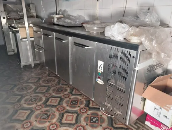1#8037 Banco frigo Antartika e rastrelliere