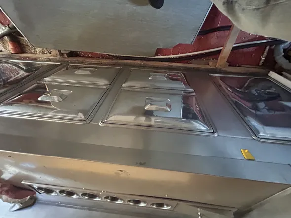 Bancone bar e retrobanco inox 3 m con vani refrigerati
