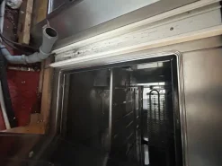 Bancone bar e retrobanco inox 3 m con vani refrigerati
