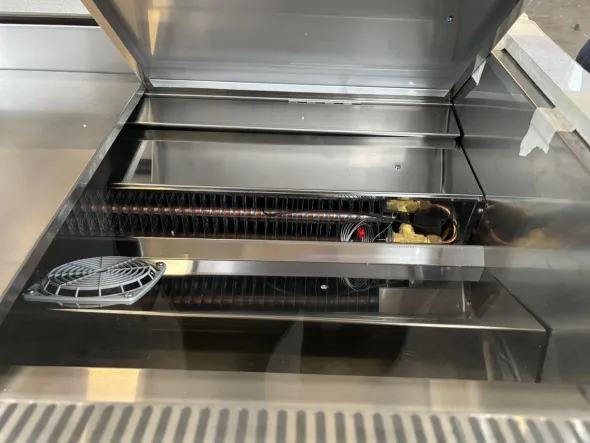 Banco pasticceria con vasca refrigerata