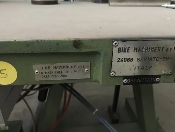 10#5221 Banco sagomatura Bike Machinery e sabbiatice Lampugnani