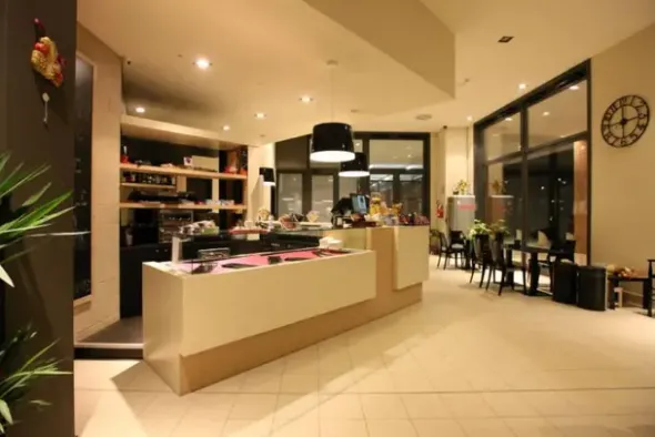 #24044 Bar a reddito in complesso commerciale