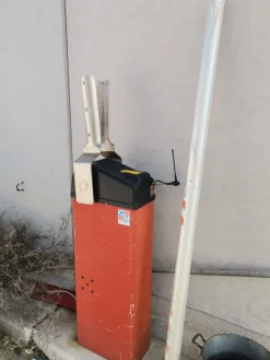 BARRIERA STRADALE ELETTRICA