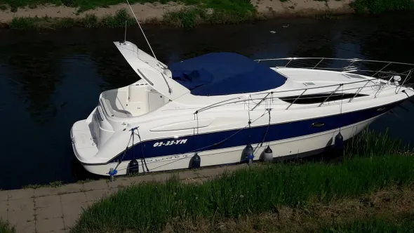 Bayliner 305
