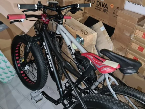 39#7255 Bici elettriche e moto elettrica