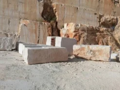 1#8049 Blocchi di marmo
