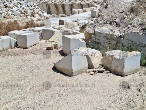 6#10256 Blocchi di marmo
