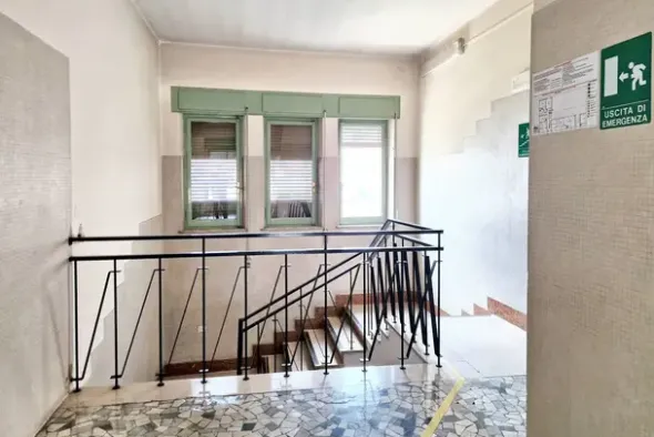#23660 Blocco uffici pubblici in edifico polifunzionale