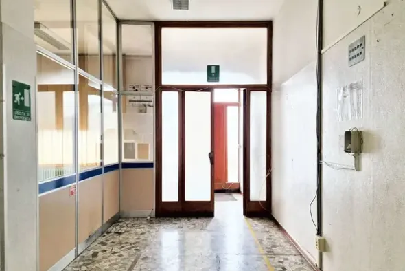 #23660 Blocco uffici pubblici in edifico polifunzionale