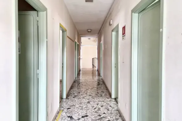 #23660 Blocco uffici pubblici in edifico polifunzionale