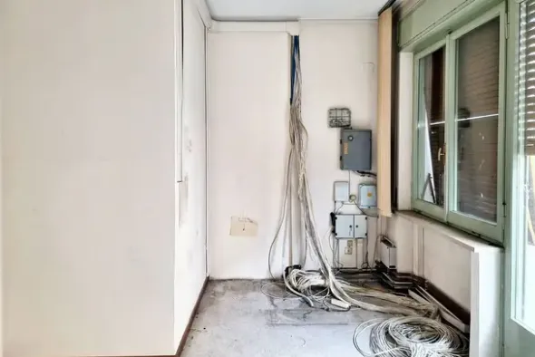 #23660 Blocco uffici pubblici in edifico polifunzionale