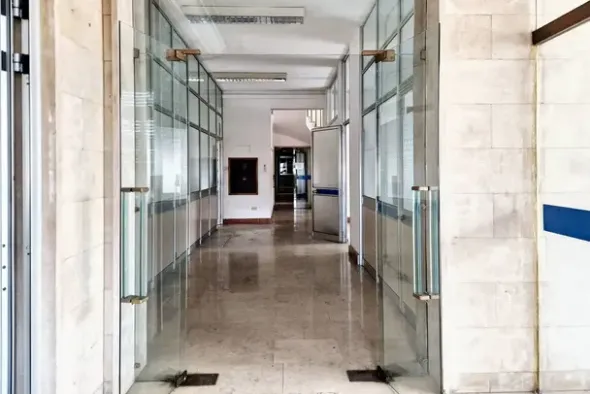 #23660 Blocco uffici pubblici in edifico polifunzionale
