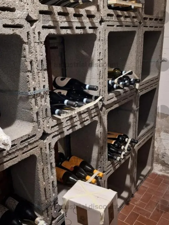 2#10085 Bottiglie di vino