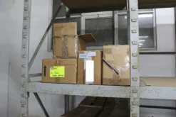 2#6821 Bottoni e accessori per abiti