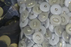 2#6821 Bottoni e accessori per abiti