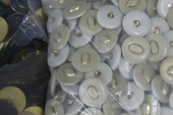2#6821 Bottoni e accessori per abiti