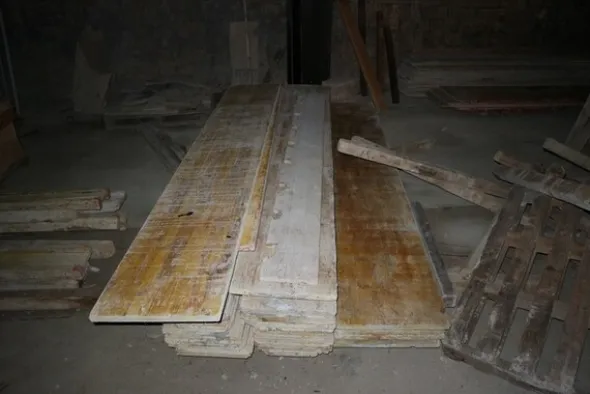 4#6992 Box da cantiere e materiale edile