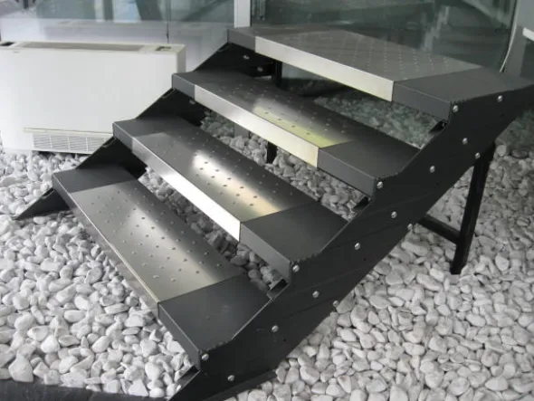 Brevetto - Scale modulari antisismiche senza saldature