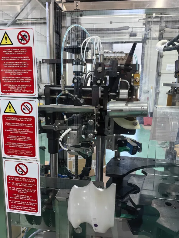CA73 Capsulatrice usata R&G Minibloc 2003 - 3000 bph