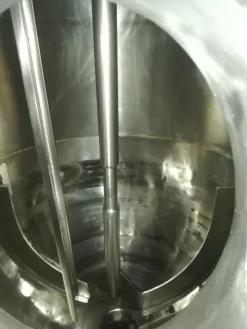 Calibrator for washing and calibrating fruits