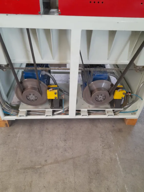 Calibratrice SBF 3W-586 da 1100mm con 3 nastri usata