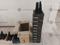 8#8952 Calzature e arredo ufficio