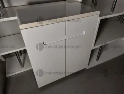 8#8952 Calzature e arredo ufficio