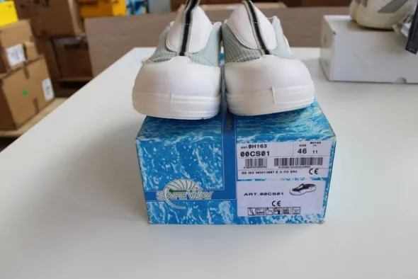 90#5240 Calzature sanitarie Safe Way