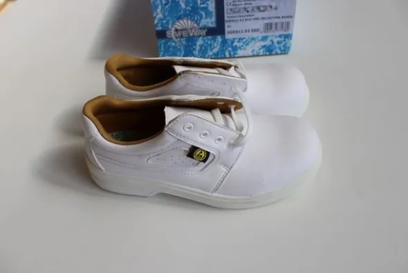 94#5240 Calzature sanitarie Safe Way