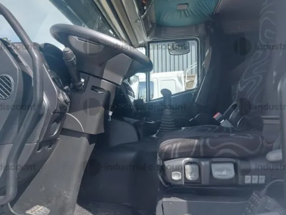 1#9656 Camion cisterna Iveco Stralis 460