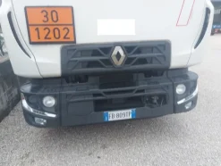 7#7657 Camion cisterna Renault trucks