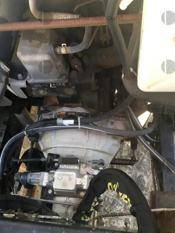 1#9935 Camion Nissan Cabstar con cestello